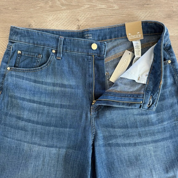 Chicos Lightweight Denim Wide Leg Culotte Crop Capri Jeans Size 2 US Large/12 - Picture 3 of 14